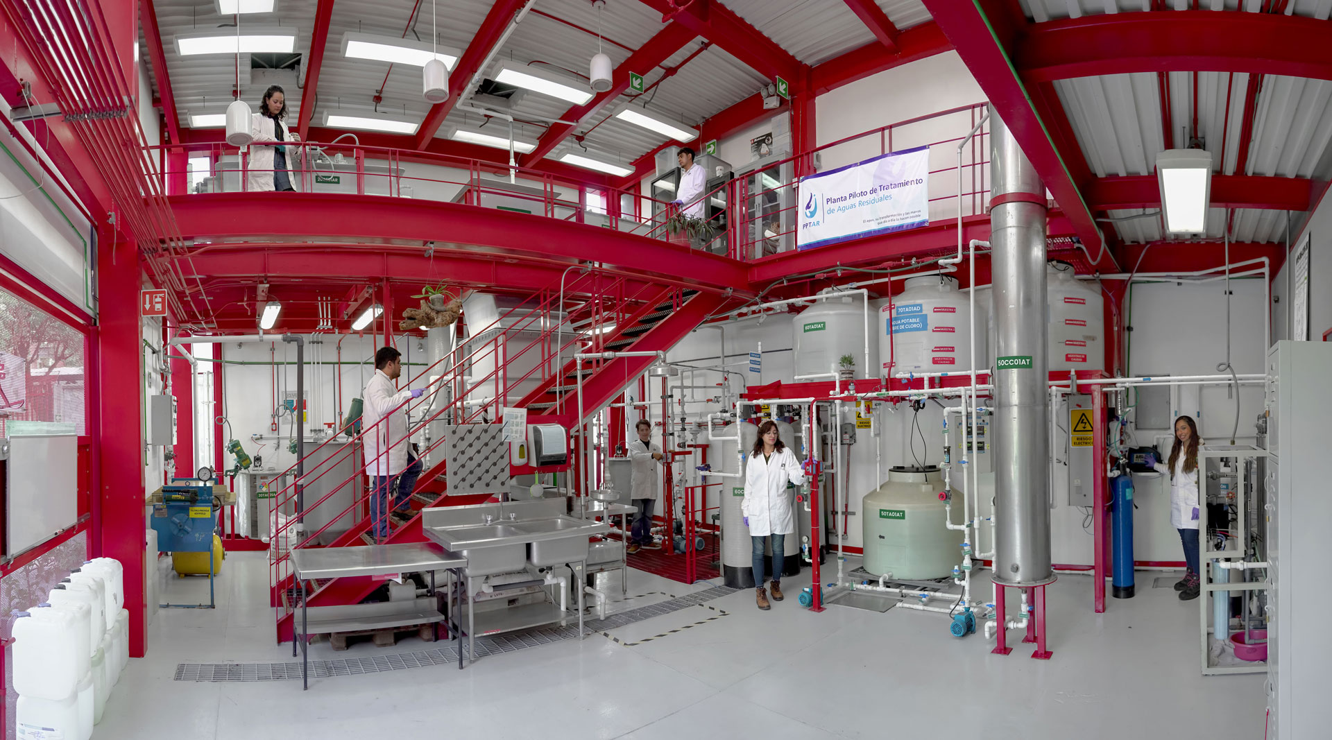Imagen del interior de la planta de tratamiento de aguas residuales.